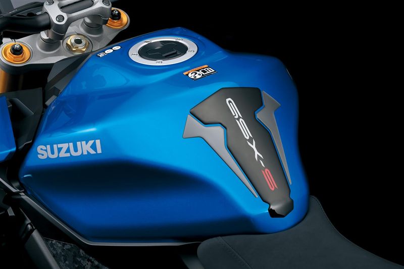 Tank Pad, Vertical, GSX-S1000
